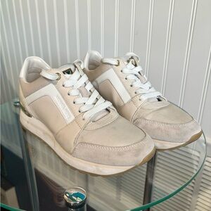 Michael Kors Cream Light Snackers Size 7: Step into Luxury